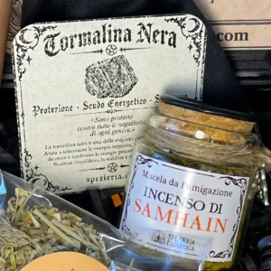 Cofanetto Rituale di Samhain con barattolo d'incenso e cartolina illustrativa della tormalina nera